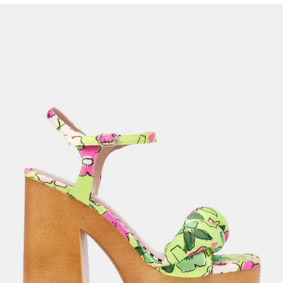 Betsey Johnson Madi Shoe Size 7- NEW WITH BOX. - Picture 2 of 3